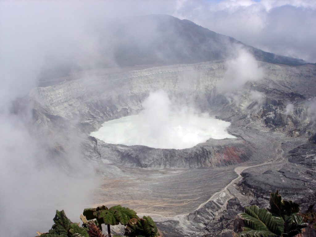 poas_volcano